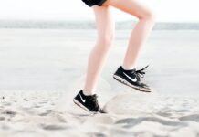 Dzika plaża Poniatówka w centrum Warszawy