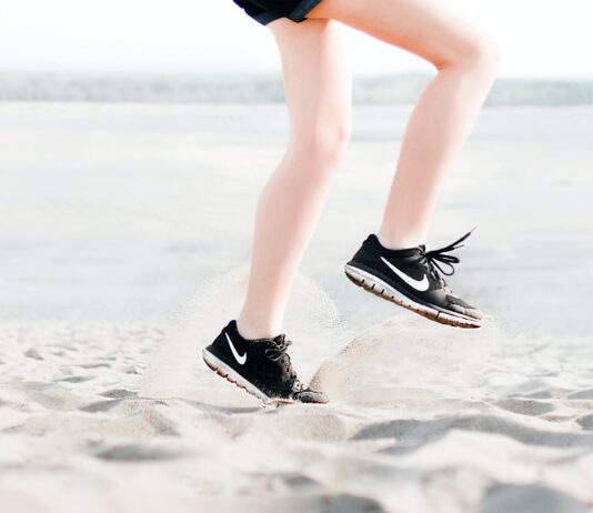 Dzika plaża Poniatówka w centrum Warszawy