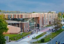 Centrum Nauki Kopernik w Warszawie – miejsce eksperymentów w Polsce