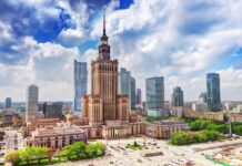 Piesze wycieczki po Warszawie: najciekawsze miejsca