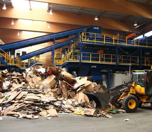 Sortowanie śmieci w Warszawie